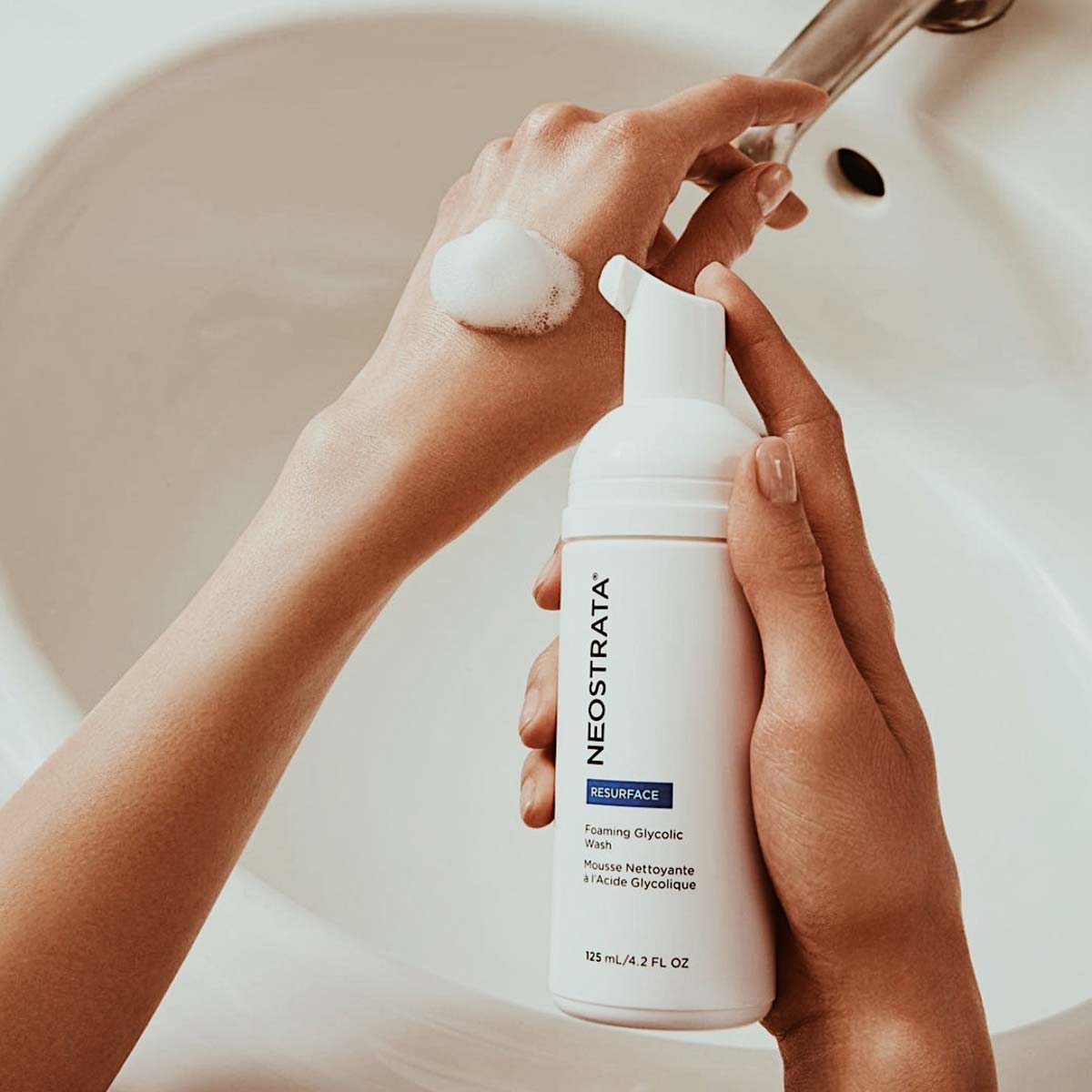 Neostrata Foaming Glycolic wash - www.Hudonline.no