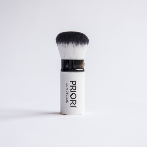 PRIORI Large Kabuki Brush - www.Hudonline.no