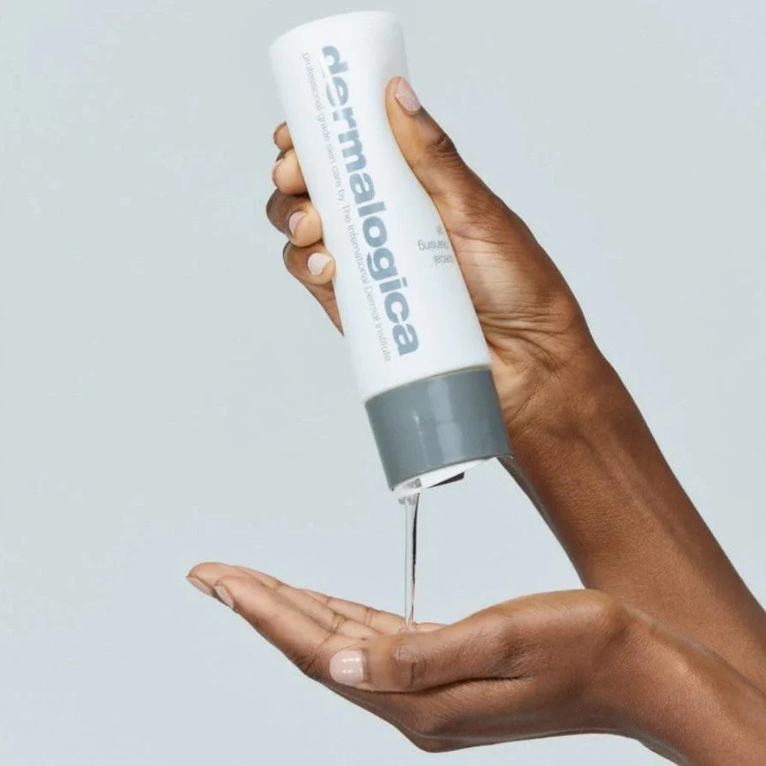 Dermalogica Oil To Foam Total Cleanser 250ml - www.Hudonline.no 